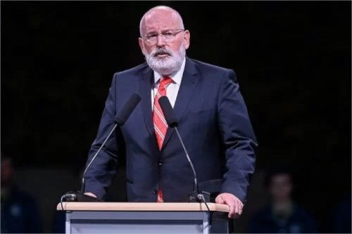 Frans Timmermans, wiceprzewodniczący Komisji Europejskiej, w rozmowie z "Gazetą Wyborczą" upomina PiS i Fidesz.