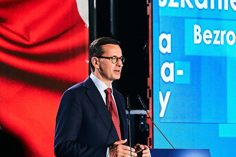 Premier Mateusz Morawiecki wymyślił Patrykowi Jakiemu komiczne hasło.