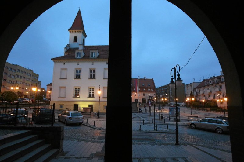 Widok na trzebnicki rynek – to miasto jest areną ostrej walki politycznej. Nie tylko pomiędzy konkurencyjnymi partiami.