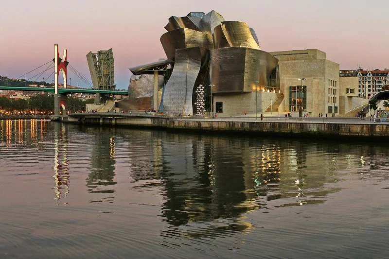 Hiszpańskie Bilbao to, wg Airbnb, jedno z miejsc, które będzie w 2018 chętnie odwiedzane przez turystów.