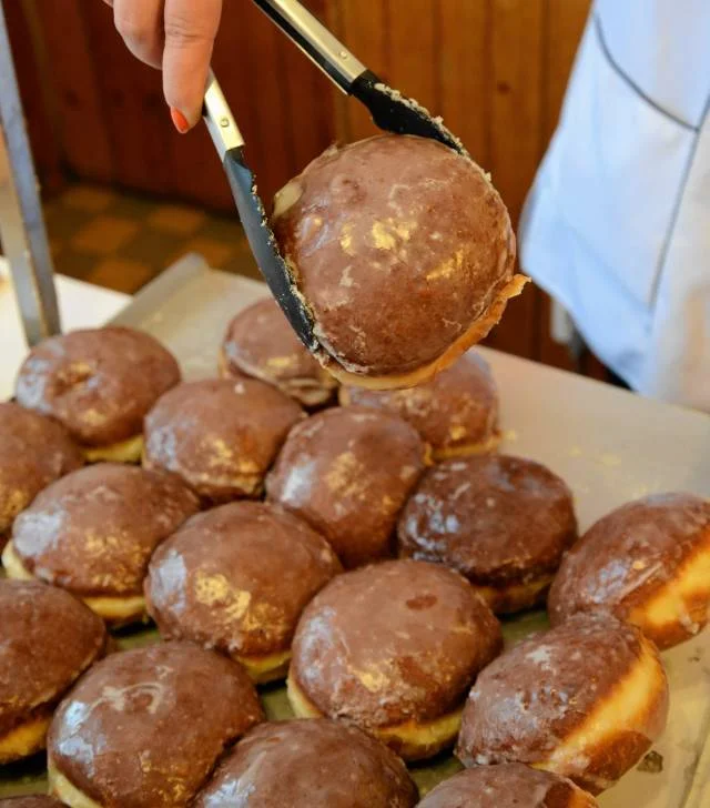 Pączki w Warszawie można skosztować na wiele sposobów. W tym bezglutenowe