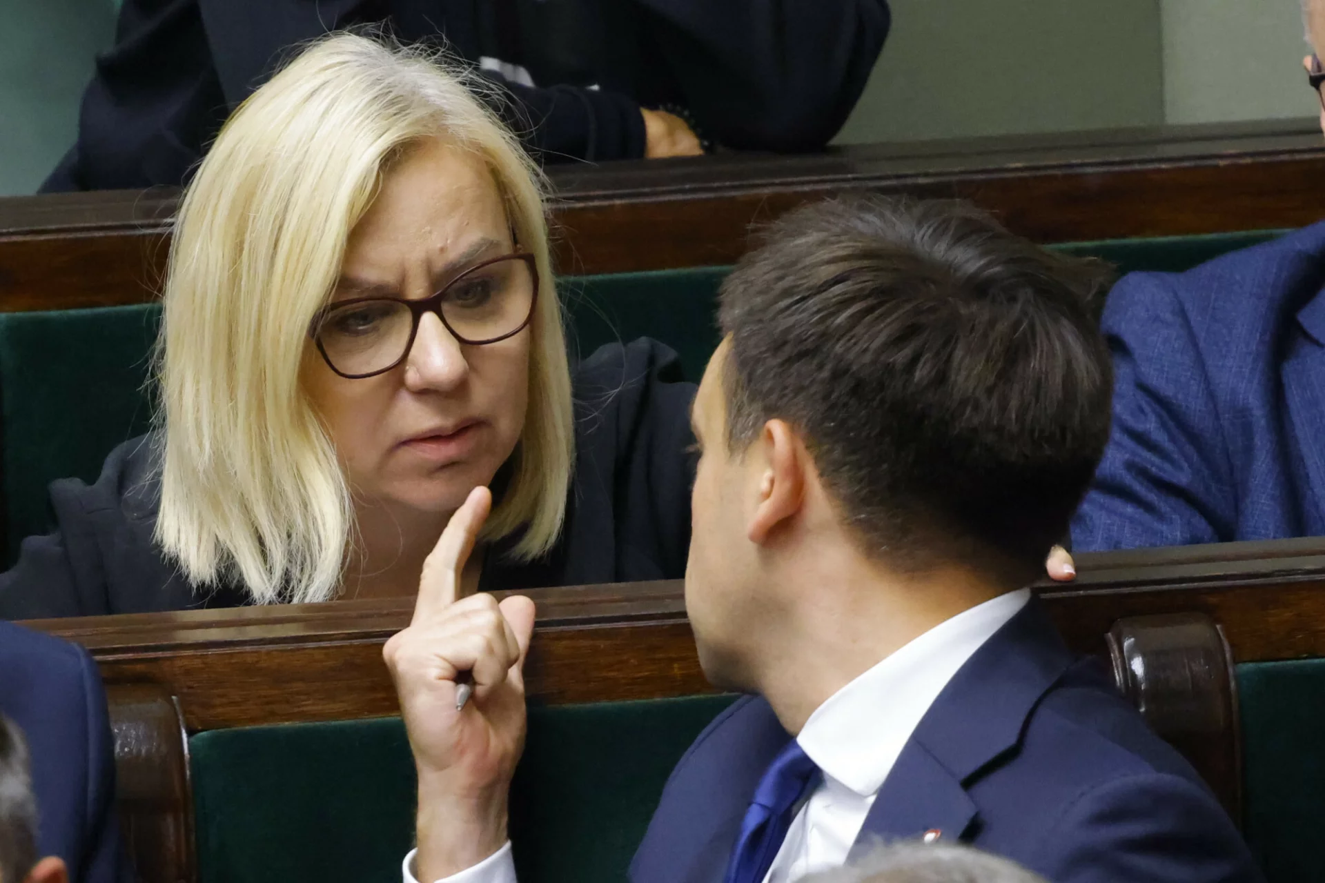 Spore kontrowersje wywołało to, jak Paulina Hennig-Kloska zagłosowała ws. specustawy powodziowej. Spore kontrowersje wywołało to, jak Paulina Hennig-Kloska zagłosowała ws. specustawy powodziowej.