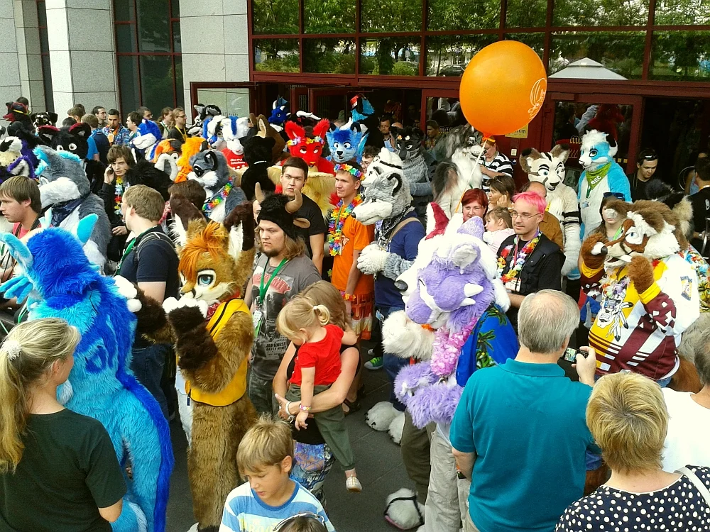 Start parady Furries w Magdeburgu.