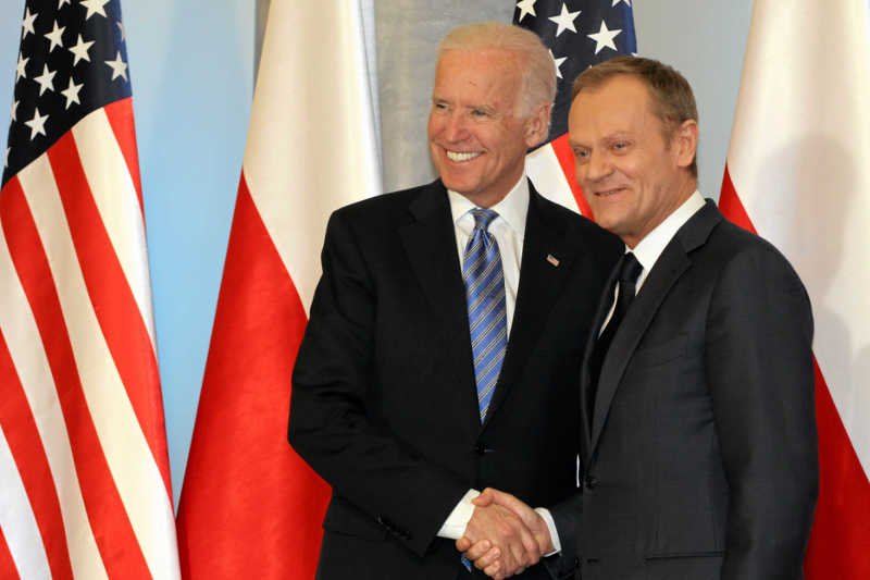Prezydent Joe Biden przyjechał do Polski walczyć o kontrakty dla amerykańskiej zbrojeniówki.