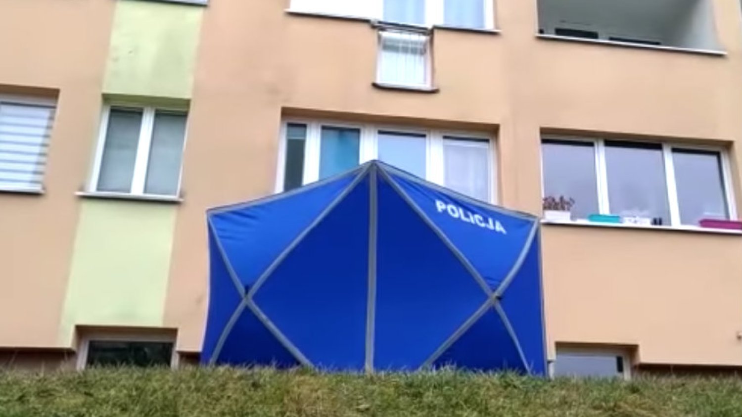 32-letni Sebastian R. zabił w Bolesławcu swoją konkubinę i 3,5-letnie dziecko. Był pod wpływem środków odurzających.