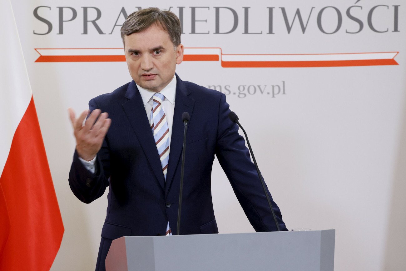 Europejski Trybunał Praw Człowieka zajmie się sprawami pięciorga sędziów, którzy zostali na miesiąc zawieszeni w czynnościach przez prezesów ich sądów lub ministra sprawiedliwości – podał Onet.pl