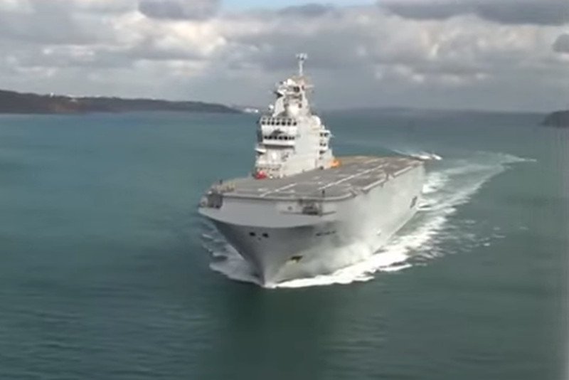 Francja staje na wysokości zadania. Nie dostarczy Rosjanom wojskowego okrętu typu Mistral