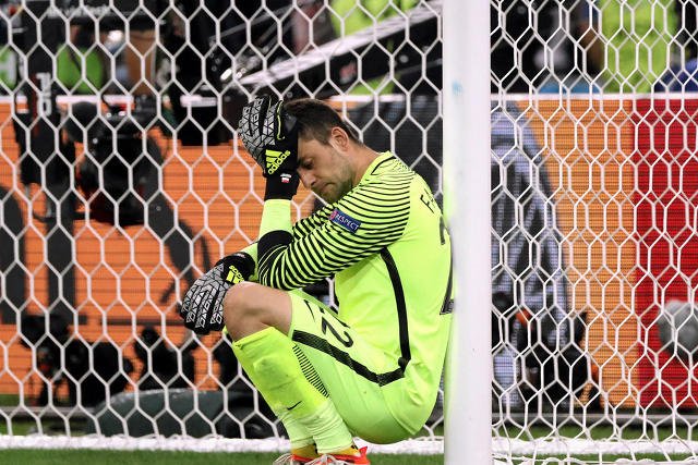 Łukasz Fabiański mocno przeżywa odpadnięcie z Euro.