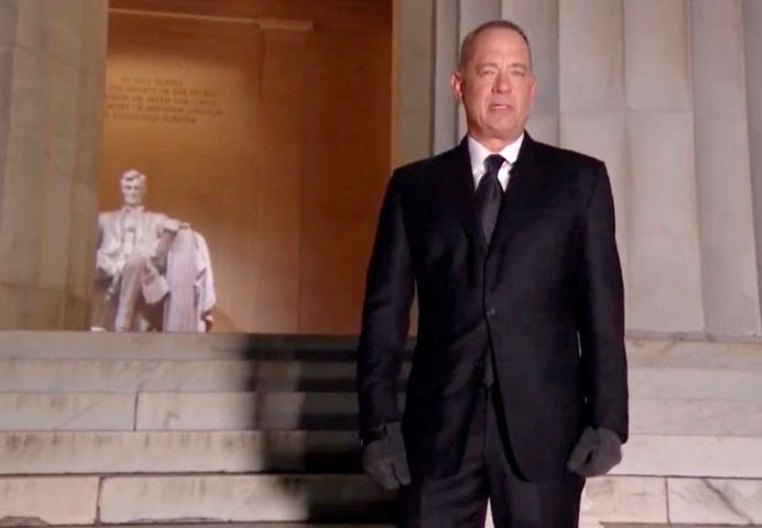 Tom Hanks, "Celebrating America". Aktor poprowadził show w dniu zaprzysiężenia Joe Bidena na 46. prezydenta USA.