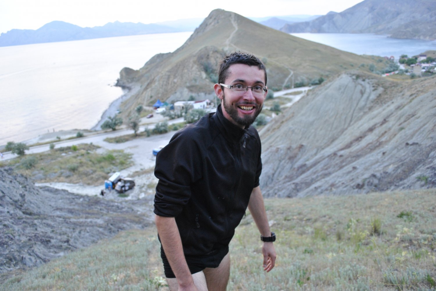 Barek wspina się nam Morzem Czarnym.  
fot. Jerry