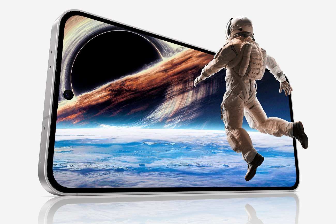 Samsung Galaxy S24 Fan Edition (FE) to najmłodszy smartfon w rodzinie Galaxy, który zawitał na stałe do Polski 4 października tego roku. Ten model jest jak osobisty asystent, który dzięki funkcjom Galaxy AI wspomaga użytkowników w różnych obszarach życia.