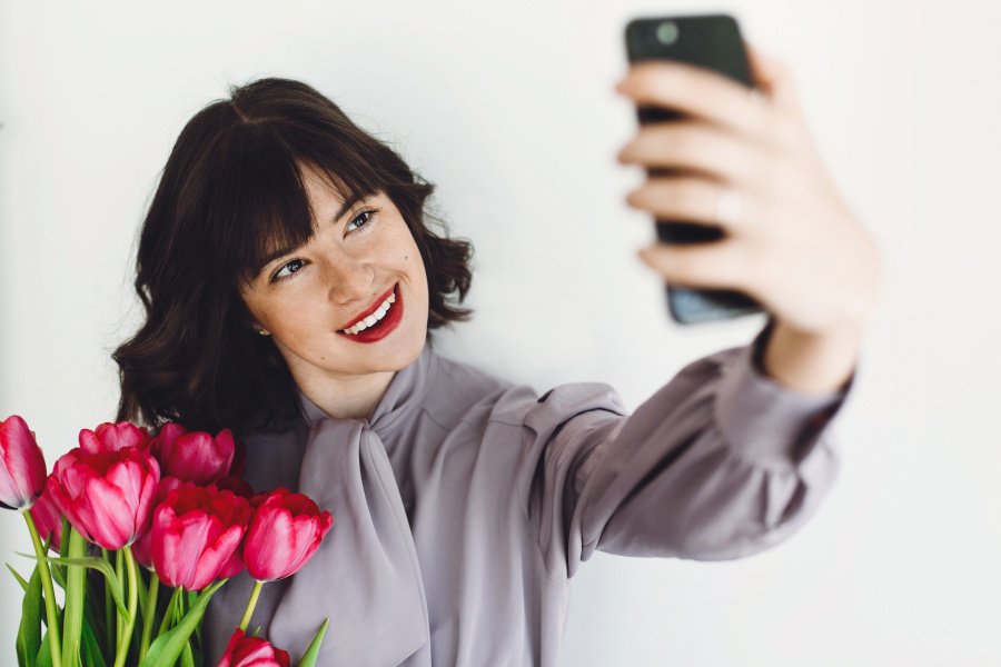 Niektórzy próbują "zwabić" swój osobę, którą są zainteresowani, doskonałym selfie