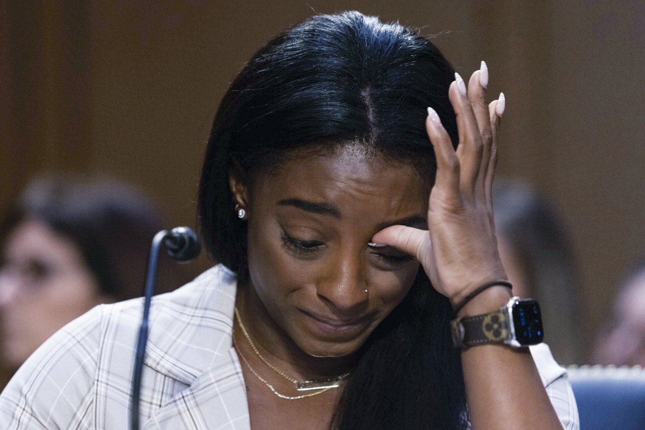 Simone Biles podczas emocjonalnego zeznania w trakcie procesu byłego lekarza zespołu USA, Larrego Nassara.