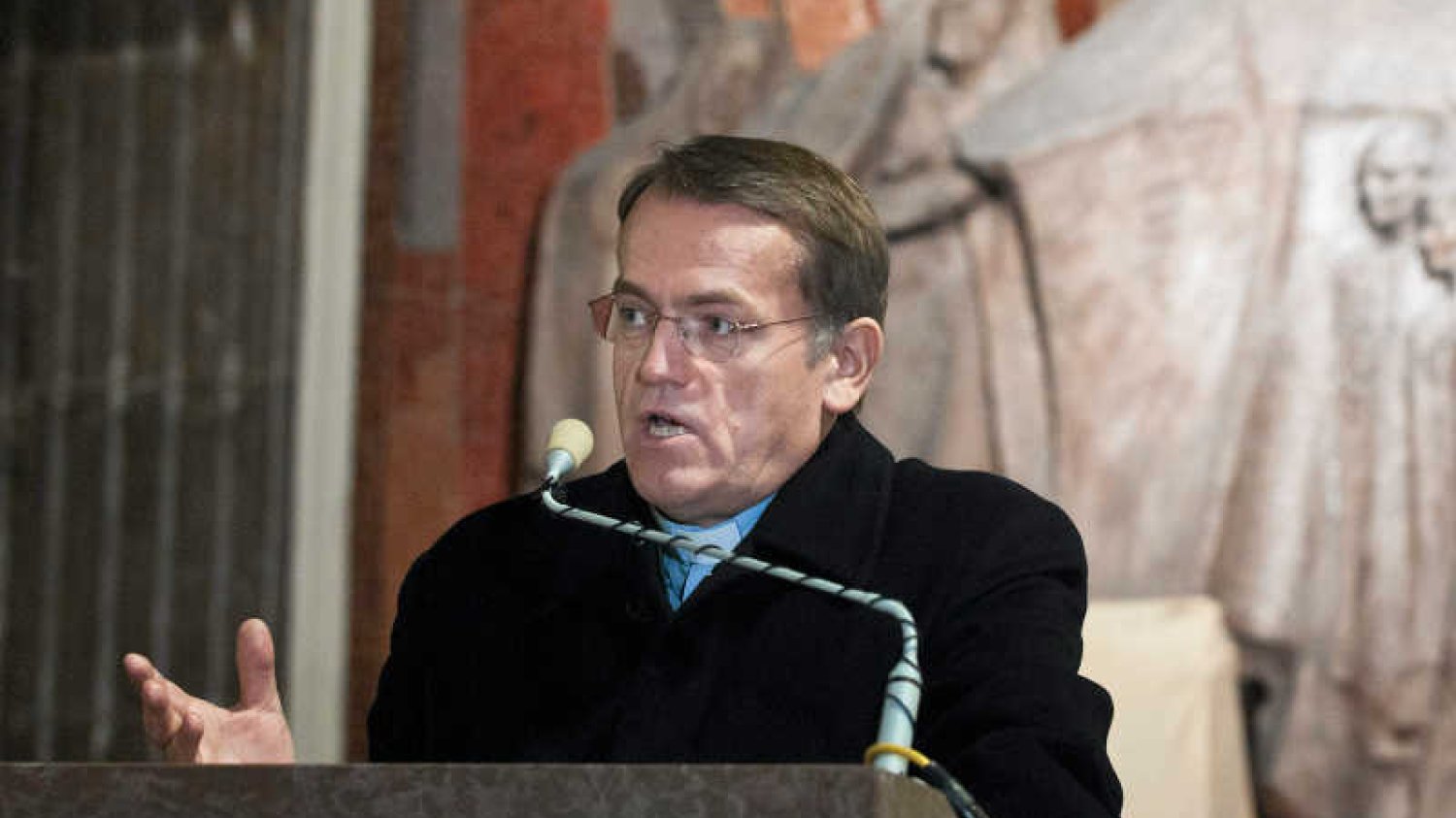 Ks. Dariusz Oko przekonuje, że "Tygodnik Powszechny" to "zdrajcy" i "piąta kolumna".