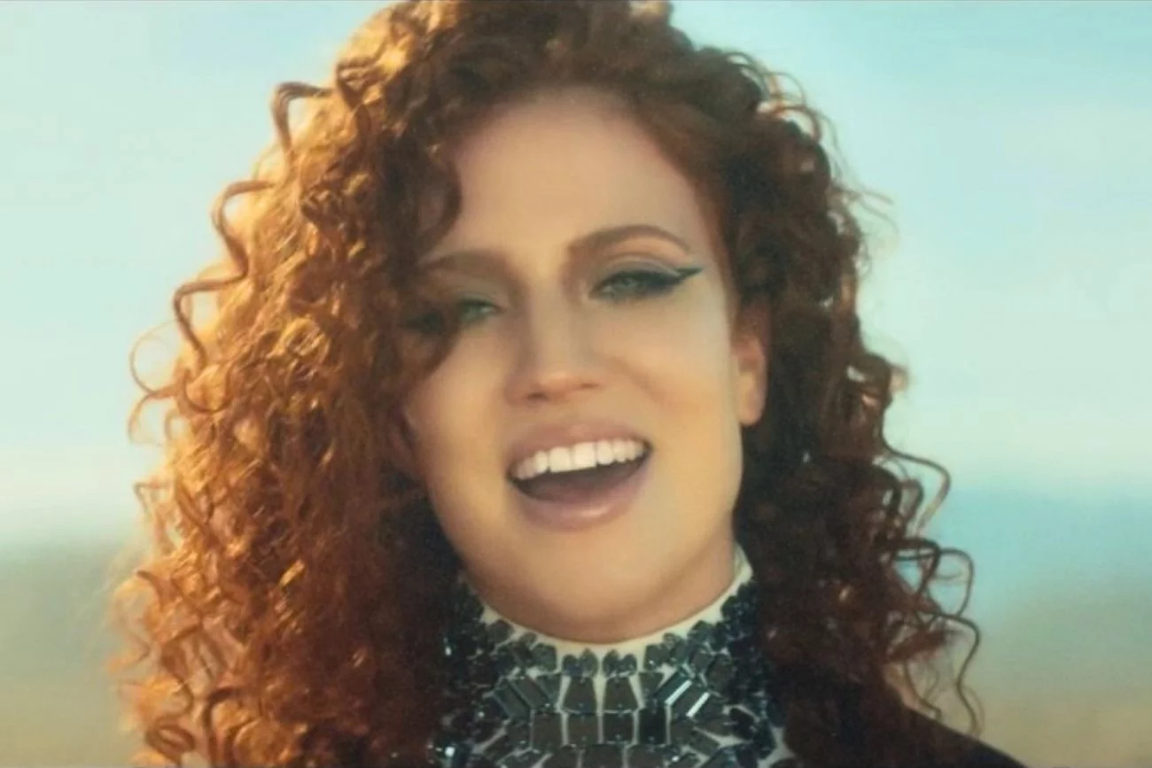 hity lata na TikToku Hold My Hand Jess Glynne