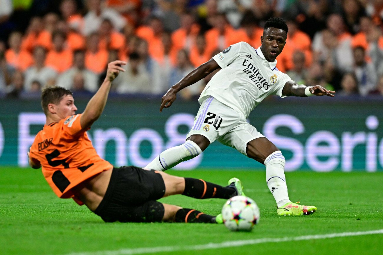 Vinicius Junior (na zdjęciu) do spółki z Rodrygo, rozmontowali defensywę Szachtara Donieck w środowym meczu LM.