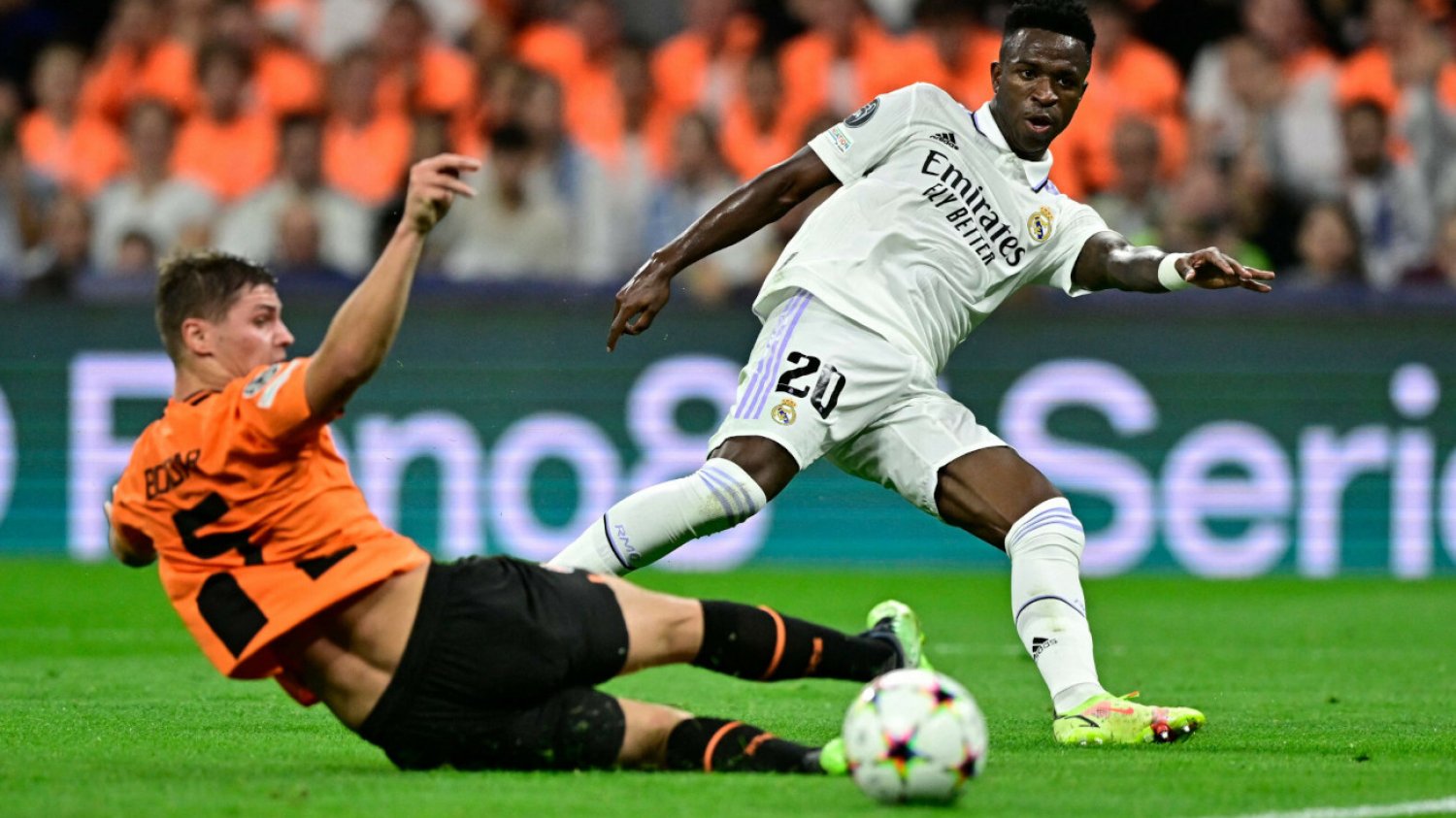 Vinicius Junior (na zdjęciu) do spółki z Rodrygo, rozmontowali defensywę Szachtara Donieck w środowym meczu LM.