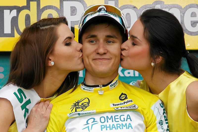 Michał Kwiatkowski w żółtej koszulce, jeszcze jako lider Tour de Pologne.