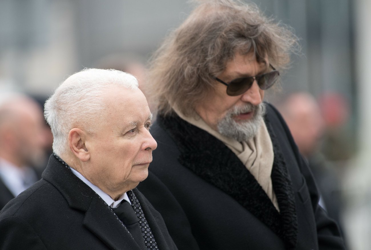 Kuzyn Kaczyńskiego dorobił się w TVP. Tyle płacił mu Jacek Kurski.