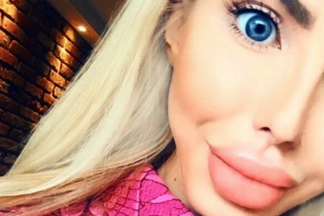 Joanna Przetakiewicz skrytykowała wygląd Anelli, znanej jako "polska lalka Barbie".