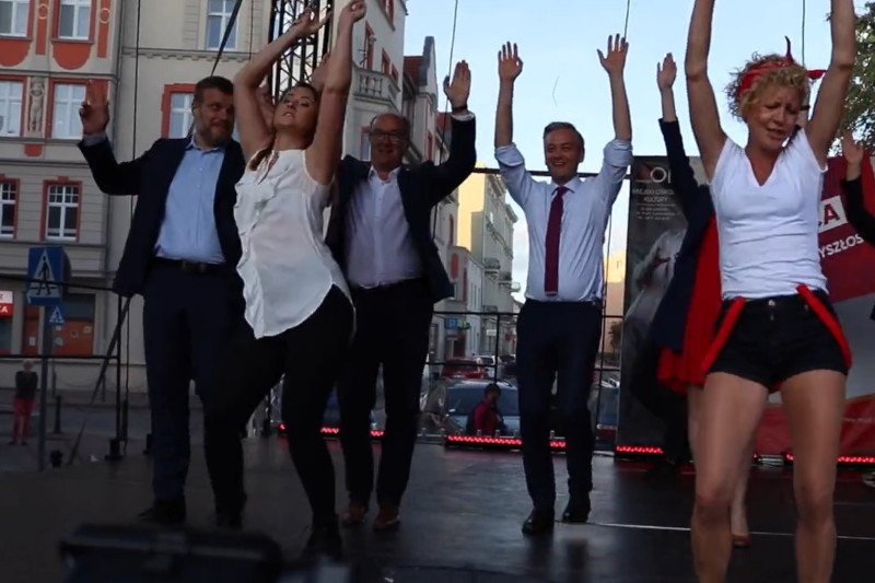 Politycy Lewicy poszli w tany. Zatańczyli na festiwalu w Gnieźnie.
