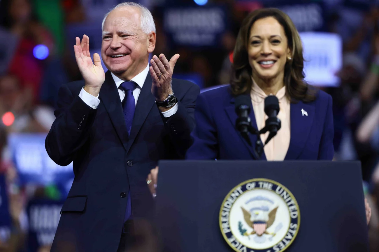 Nie zamierzał zostać politykiem, może zostać wiceprezydentem USA. Kim jest Tim Walz? Tim Walz i Kamala Harris