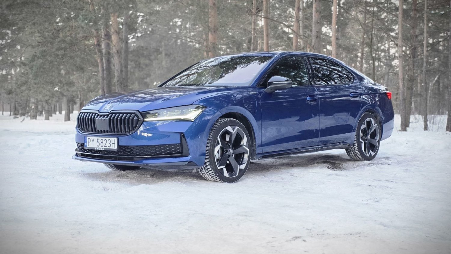 Zabrałem Skodę Superb iV 2025 w najgorsze mrozy w "ostatnią podróż". Po 1200 km zaniemówiłem