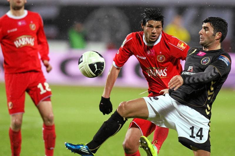 Polonia miała gładko ograć Widzew w drodze po tytuł. Ale przegrała 1:2.