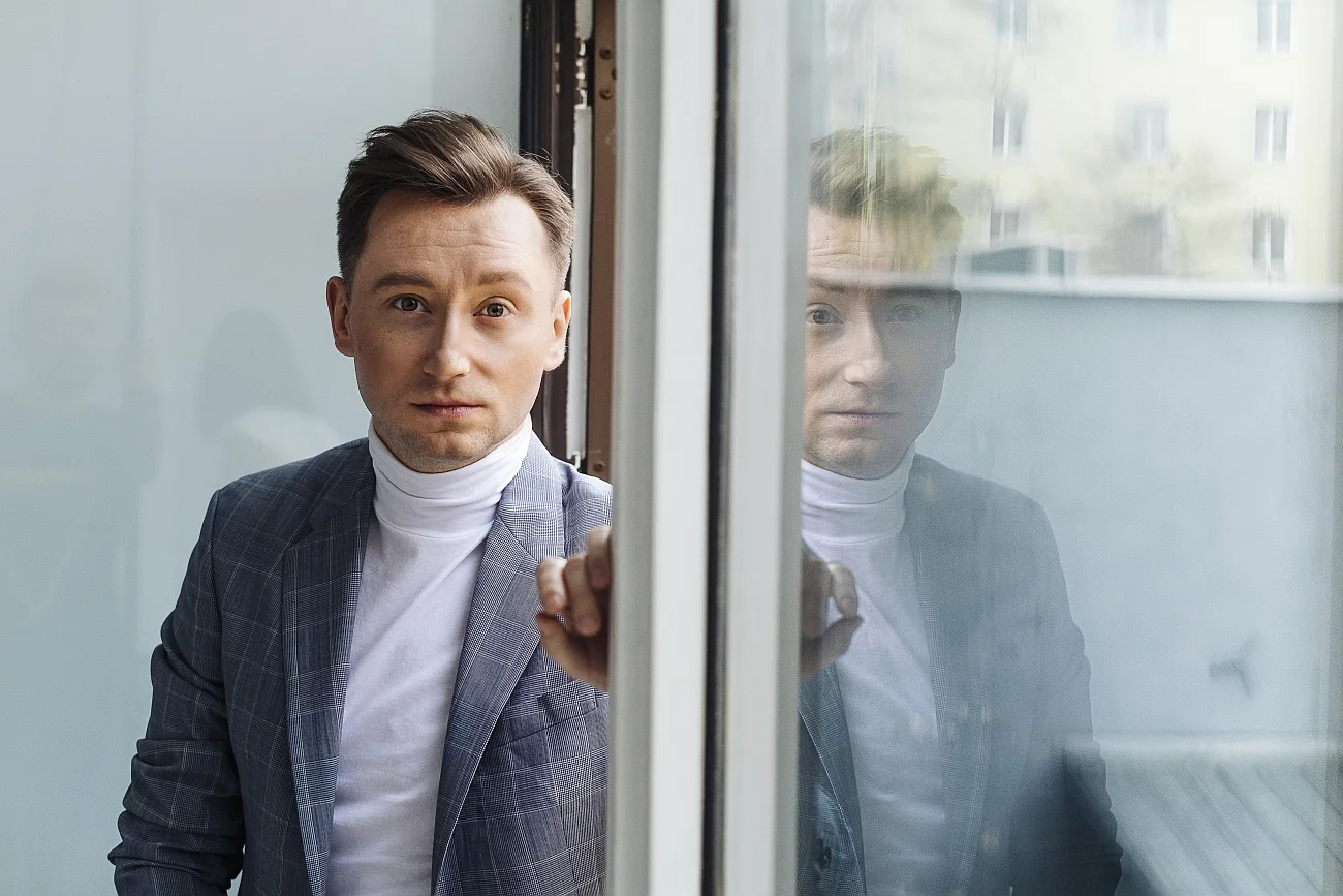 "Mister, Mister" to książka Mikołaja Milcke o konkursie Man of Poland. Autor bestsellerowej serii „Gej w wielkim mieście” powraca z nową, zabawną, a jednocześnie szokującą powieścią o światku polskich celebrytów