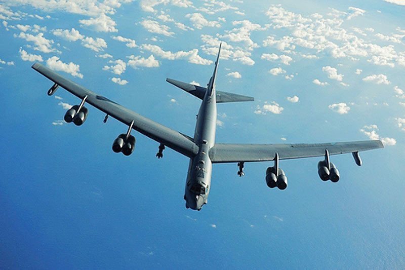 Amerykanie wysłali swoje bombowce B-52 nad Europę w odpowiedzi na serię prowokacji Rosji w przestrzeni powietrznej nad naszym kontynentem.