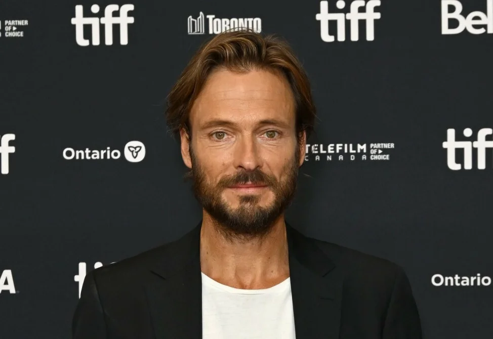 Kim jest Andreas Pietschmann: odtwórca jednej z głównych ról w serialu Netflixa "1899"?