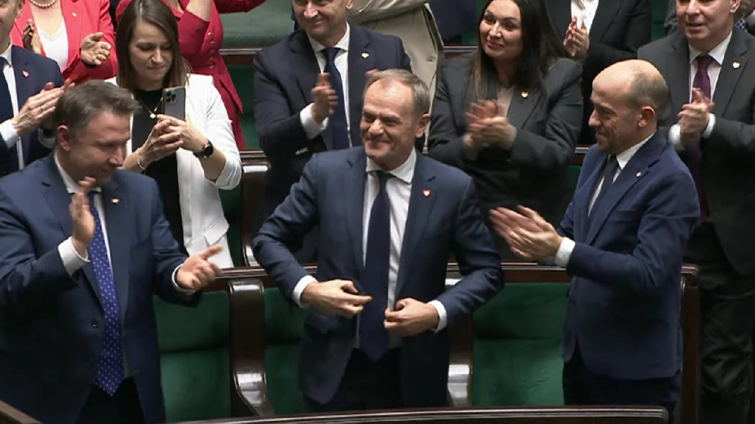 Donald Tusk właśnie został premierem. Powstaje nowy rząd.