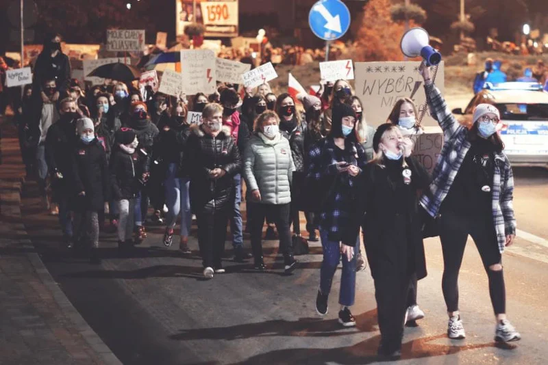 Protest w obronie praw kobiet w Barlinku (zachodniopomorskie).