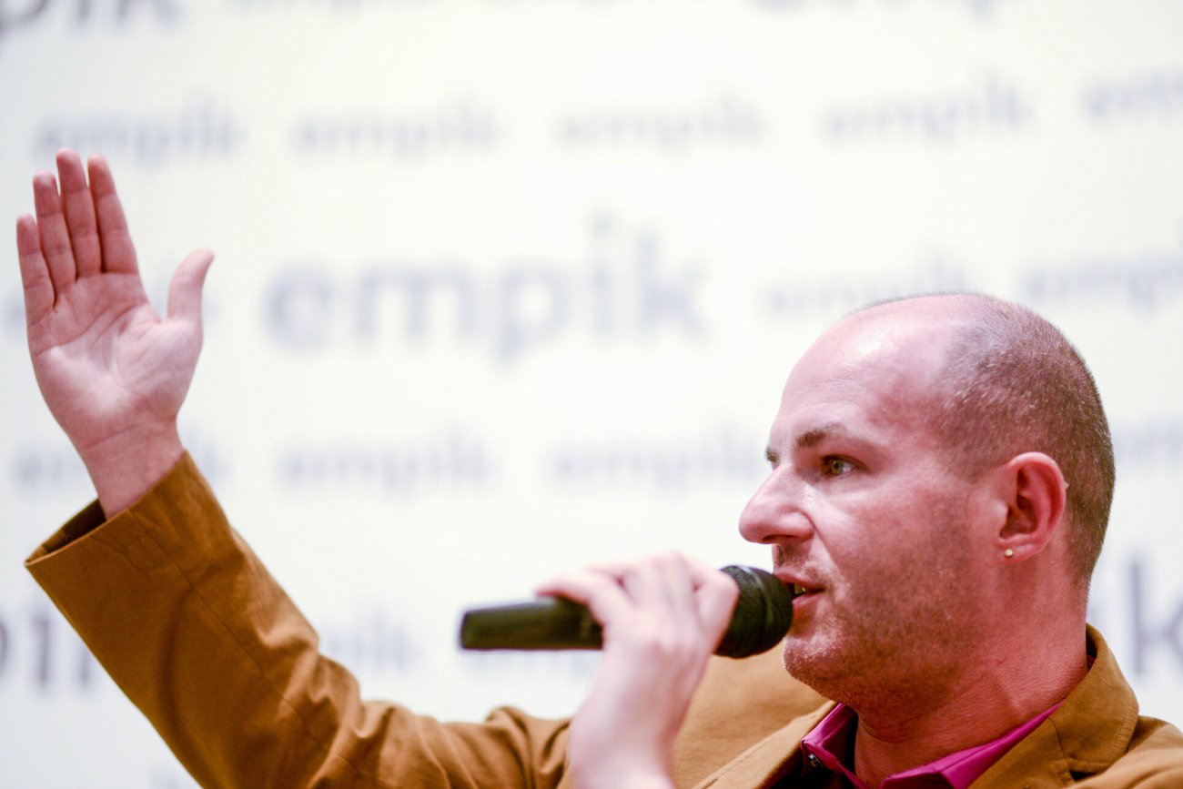 Wróżbita Maciej ujawnił powód awarii Facebooka. To retrogradacja Merkurego