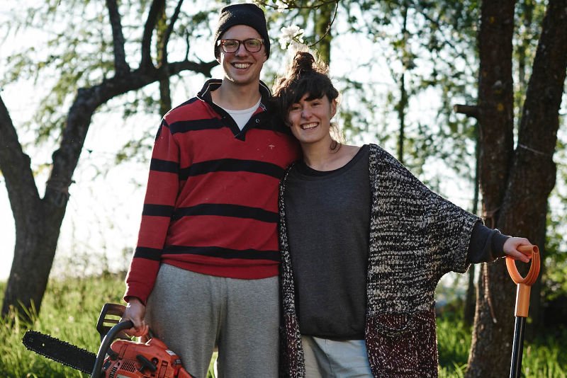 Weronika Siwiec i Stanisław Kamionka chcą zbudować ekologiczny dom, a jego dokumentacją podzielić się z internautami.