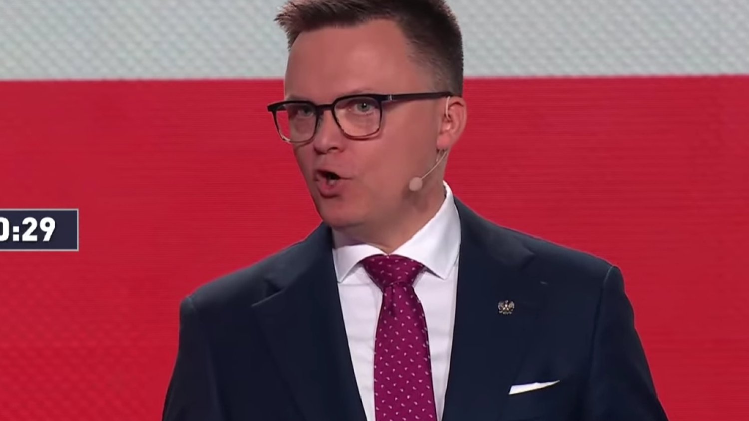 "Czy pan bierze pieniądze od Putina?". Hołownia nie wytrzymał po słowach Maciaka Maciej Maciak oberwał od Szymona Hołowni. Po pytaniu o pieniądze od Putina