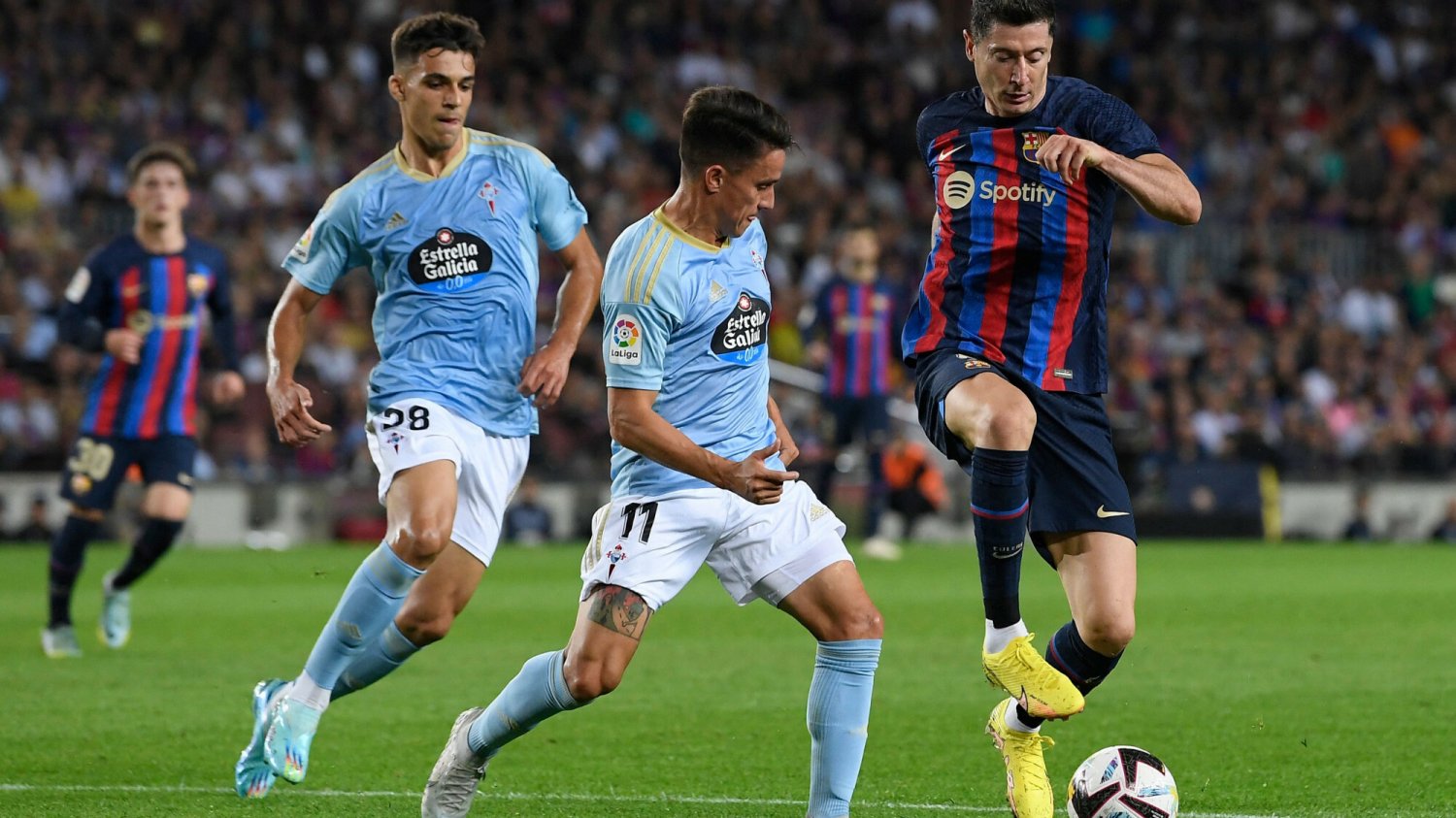 Barcelona znów jest liderem LaLiga. Koledzy tym razem nie zauważyli Lewandowskiego