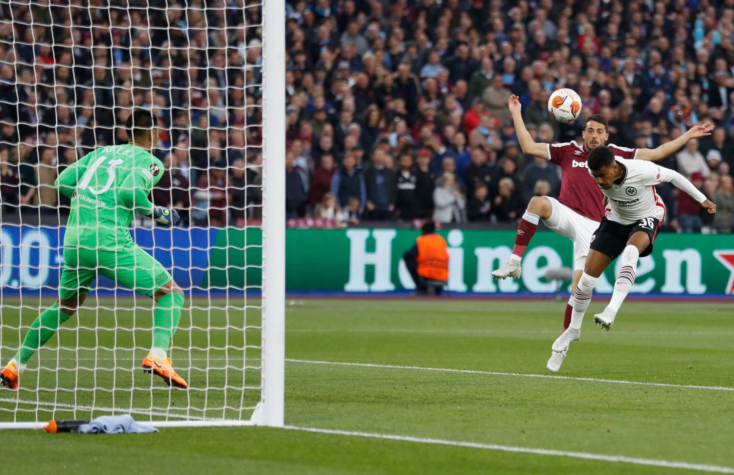 Eintracht Frankfurt ograł na wyjeździe West Ham United, finał Ligi Europy jest o krok