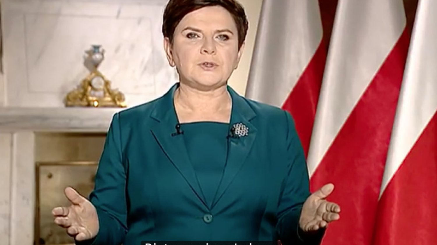 Kod Beaty Szydło. Gest pod tytułem "zwracam się do wszystkich Polaków" - wyuczony, razi sztucznością, męczy odbiorcę.