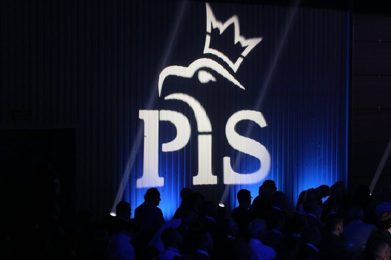 Co oznacza logo PiS?
