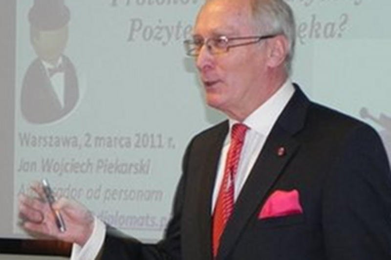 Z dyplomatą i naszym blogerem Janem Wojciechem Piekarskim rozmawiamy o "głębokim zaniepokojeniu" zachodnich dyplomatów.