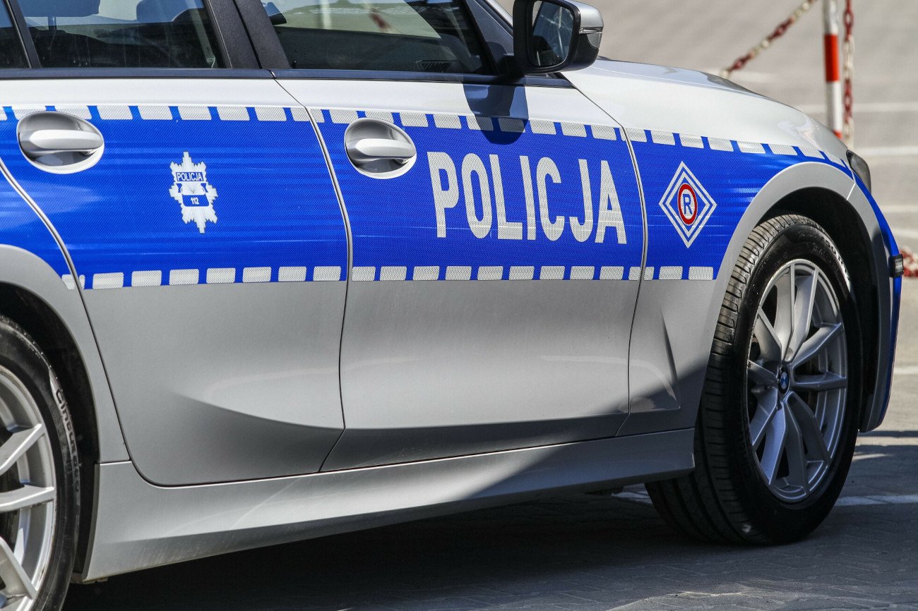 Auto wjechało do rzeki Bóbr niedaleko Krosna Odrzańskiego. Nie żyje małżeństwo.