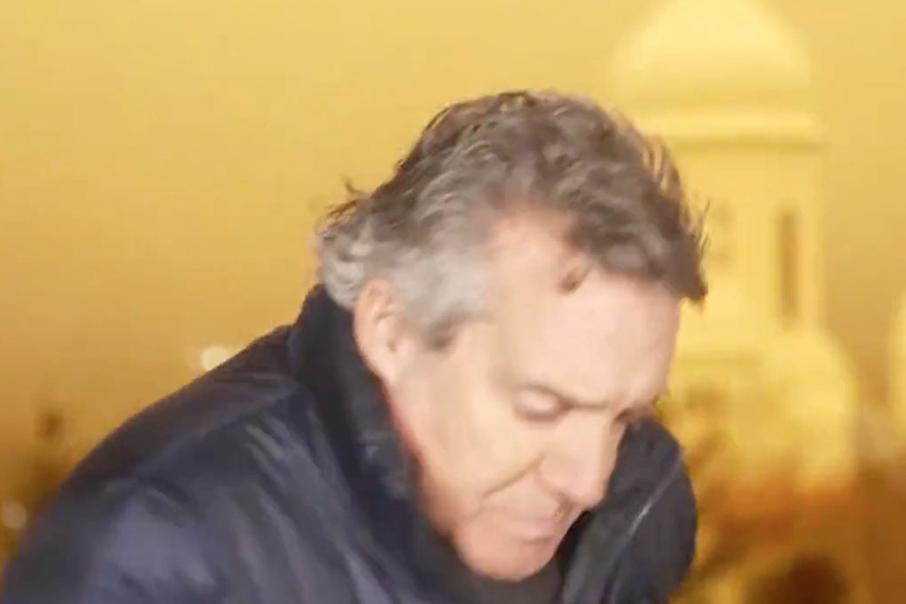 Eksplozje w Kijowie przerwały relację dziennikarza CBS News.