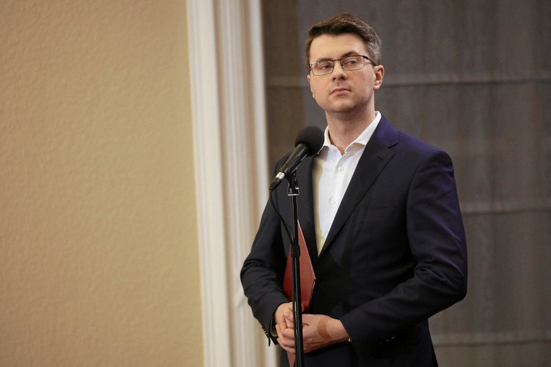 Rzecznik rządu zapewnia, że policja ma podstawę do wystawiania mandatów w sylwestra.