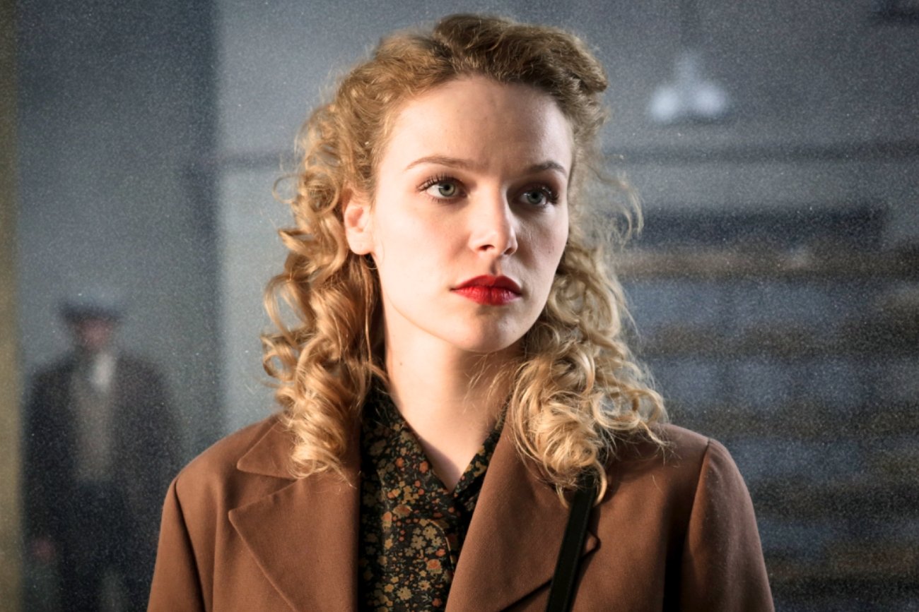 Te seriale podbiły serca Polaków. Przed ekrany telewizorów przyciągały tłumy