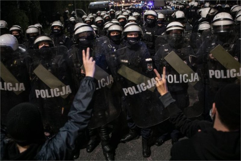 Na proteście w Olsztynie zatrzymano 14-latkę.