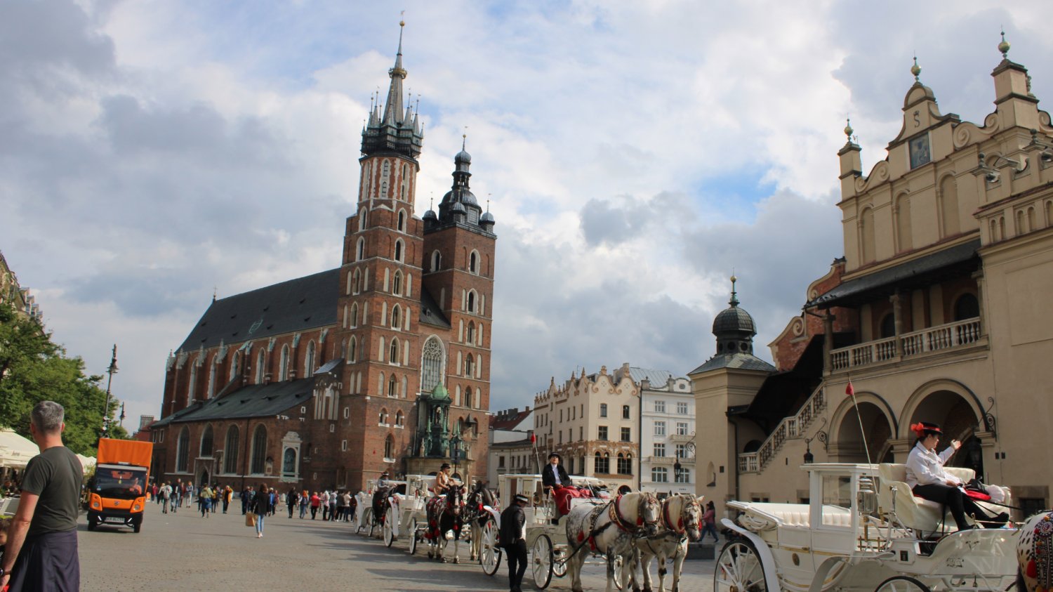 Referendum w Krakowie już jutro. Głosujący otrzymają dwie osobne karty Rynek w Krakowie.