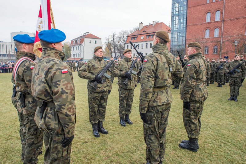 Złożenie przysięgi WOT w Bydgoszczy. Na początku 2019 roku rusza program "Ferie z WOT".