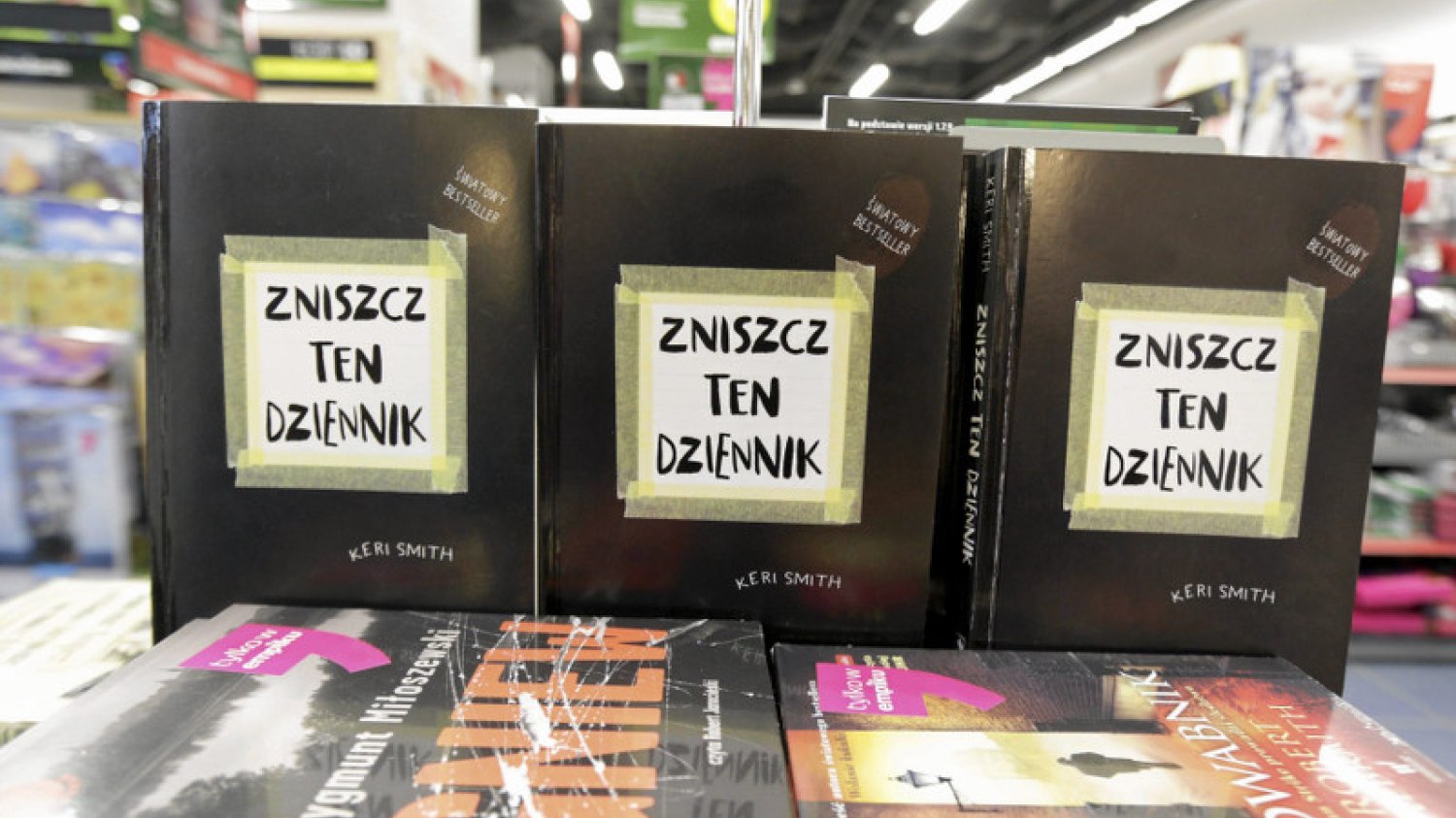 Autorzy i sygnatariusze listu uważają, że zmiany, jakie zaszły w ostatnich latach w sieci Empik, „całkowicie zaburzyły rynek książki w Polsce”