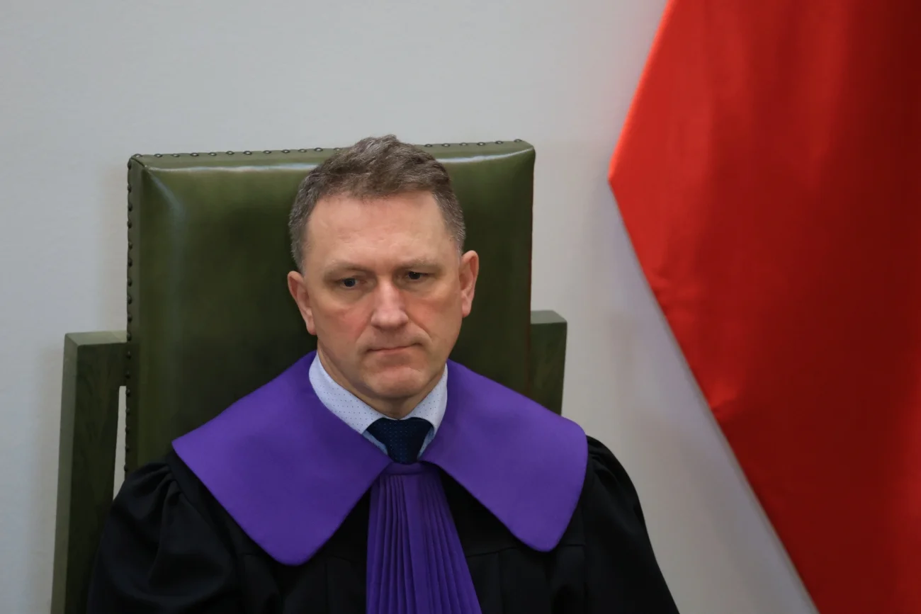 Prof. Krzysztof Wiak, prezes Sądu Najwyższego kierujący niebędącą sądem Izbą Kontroli Nadzwyczajnej i Spraw Publicznych, której członków wybrano według upolitycznionych procedur za PiS. Prof. Krzysztof Wiak, prezes Sądu Najwyższego kierujący niebędącą sądem Izbą Kontroli Nadzwyczajnej i Spraw Publicznych, której członków wybrano według upolitycznionych procedur za PiS.